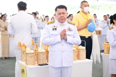 ปลัดเกษตรฯร่วมพิธีพระสงฆ์เจริญพระพุทธมนต์และทำบุญตักบาตร