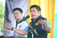 รมว.ธรรมนัสลงพื้นที่ชัยภูมิมอบปัจจัยการผลิตแก่เกษตรกร