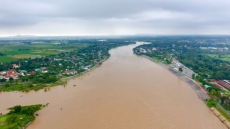 ฝนตอนบนเริ่มลดลง กรมชลฯ เร่งระบายน้ำต่อเนื่อง