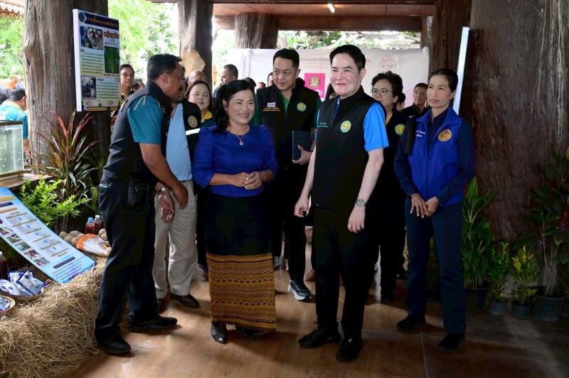 รมช.อัคราลุยชลบุรีดันปลานิลแปลงใหญ่