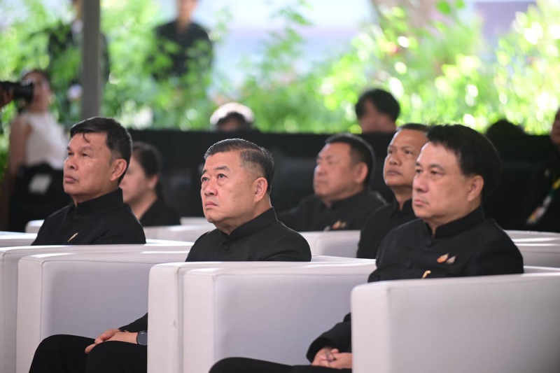 ปลัดเกษตรฯ เข้างาน “มหกรรมเกษตรไทยก้าวสู่อนาคต ด้วยศาสตร์พระราชา” เทิดพระเกียรติในหลวงรัชกาลที่ 9 ด้านการจัดการดินเพื่อการเกษตร เนื่องในวันคล้ายวันพระบรมราชสมภพ 5 ธันวาคม วันพ่อแห่งชาติ และวันดินโลก ระหว่างวันที่ 4-7 ธันวาคมนี้ ณ พิพิธภัณฑ์การเกษตรเฉลิมพร