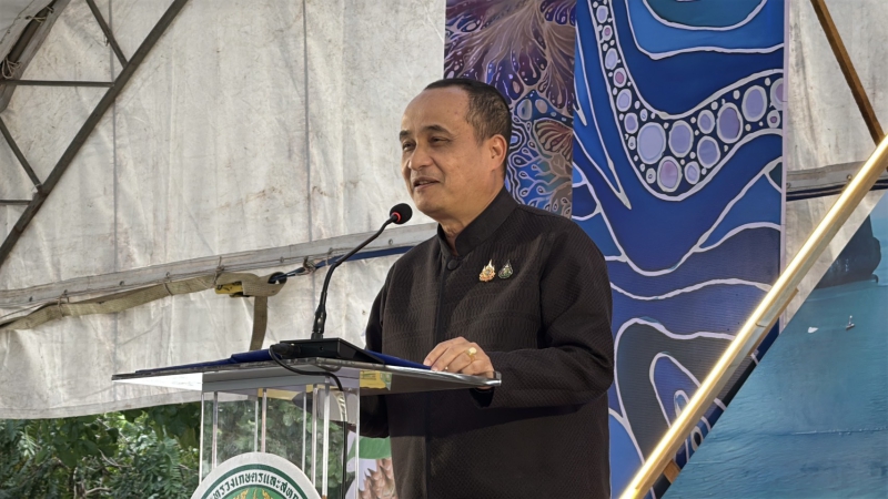 นายสุรชัย ยุทธชนะ ผู้ตรวจราชการกระทรวงเกษตรและสหกรณ์ ประธานในพิธีเปิดงาน "ล่องใต้ ขิมข้อปผลไม้ไทย หรอยแรง"