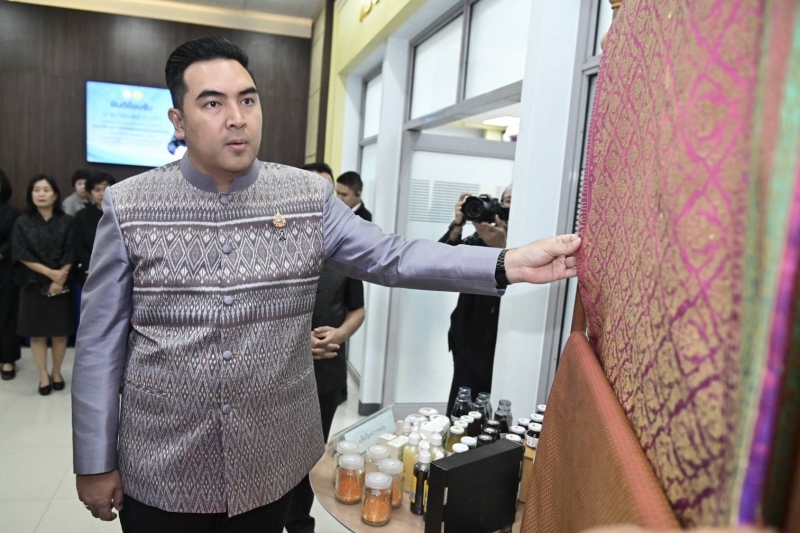 รมช.วัชระพลชูยุทธศาสตร์4Sยกระดับไหมไทยสู่เวทีโลก