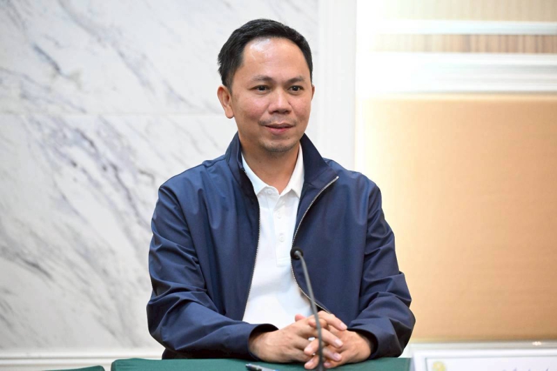 “สุริยะ” มอบ “สรวุฒิ” รับข้อเสนอจาก 5 องค์กรในอุตสาหกรรมมันสำปะหลังไทย พร้อมเร่งผลักดันมาตรการแก้ปัญหาการขาดแคลนท่อนพันธุ์สะอาดและโรคใบด่างที่กำลังระบาดในแปลงปลูก