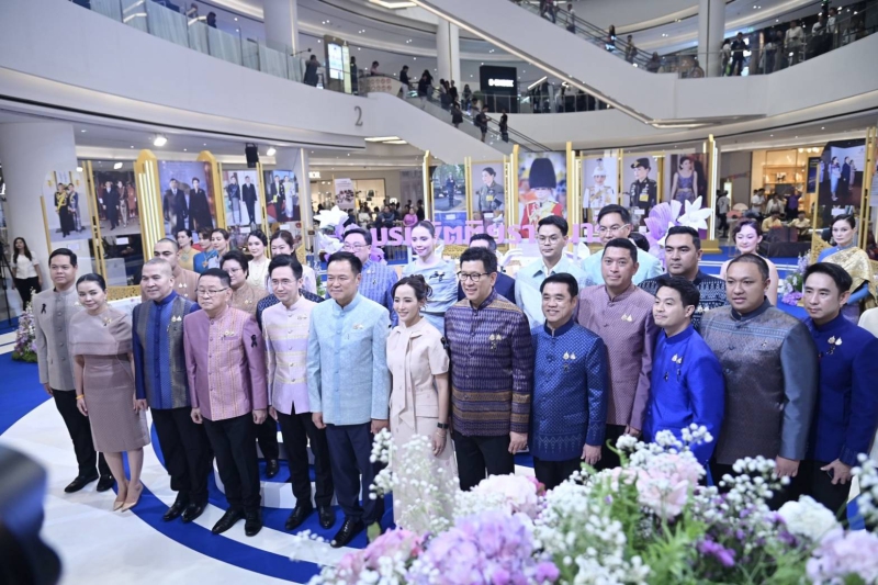 3รัฐมนตรีเกษตรฯร่วมพิธีเปิดนิทรรศการเฉลิมพระเกียรติ