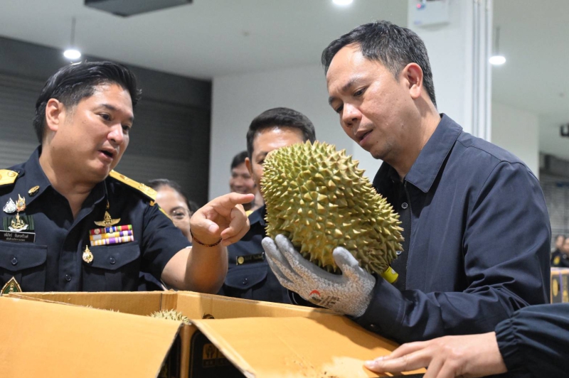 “สุริยะ” สั่ง “สรวุฒิ” คุมเข้มนำเข้า–ส่งออกสินค้าเกษตรและปศุสัตว์ ยกระดับตรวจสอบ ป้องกันการสวมสิทธิ์ มุ่งรักษาผลประโยชน์เกษตรกรไทย