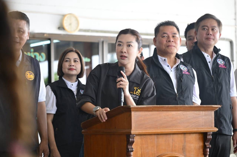 รมช.ปิยะรัฐชย์ลงพื้นจังหวัดสุพรรณบุรี