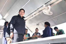 “รองนายกฯธรรมนัส”มอบรมช.นเรศเสนอมาตรการเยียวยาในส่วนของเกษตรกรที่ได้รับผลกระทบจากสถานการณ์อุทกภัยในพื้นที่