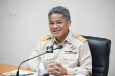 รองปลัดอภัยประชุมคณะกรรมการสงเคราะห์เกษตรกร
