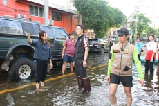 รมช.ปิยะรัฐชย์นำทีมผู้บริหารกษ.ลงพื้นที่ติดตามการให้ความช่วยเหลือและบรรเทาความเดือดร้อนแก่ประชาชน